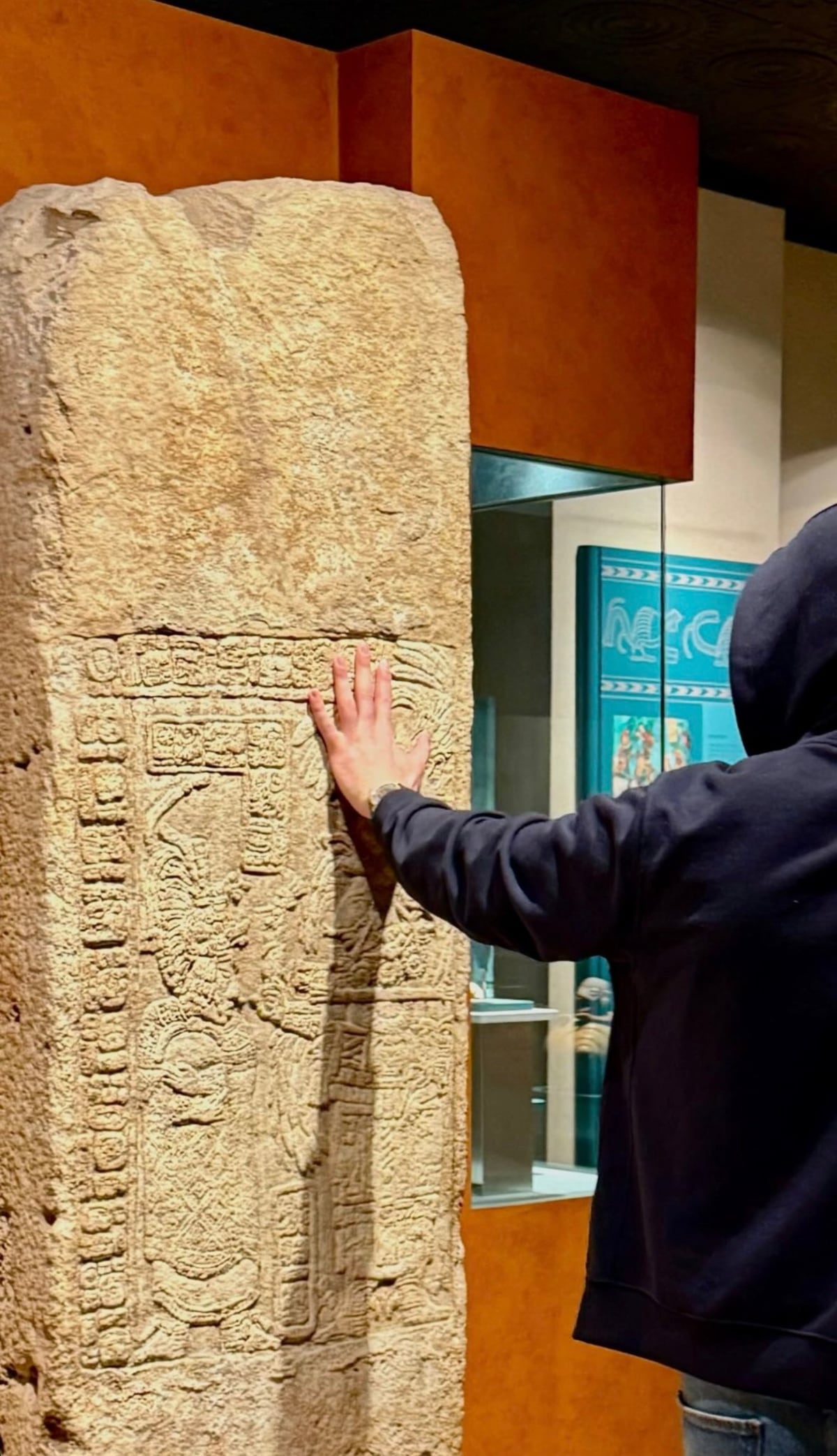 La Verdad detrás del Controversia: INAH Aclaró la Posición sobre el Incidente con Bad Bunny en el Museo de Antropología Mexicano