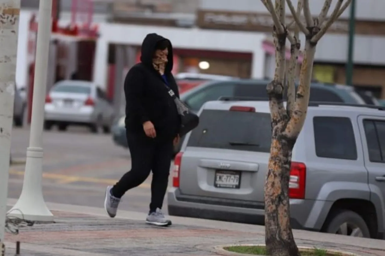 "Nieve y Lluvia Tormentosas Arrasan la Ciudad: El Frente Frío 23 Lleva el Clima en Un Día de Alerta"