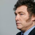 El líder sudamericano Milei afronta la crítica internacional mientras su imagen presidencial se enfrenta al desafío de superar un rechazo masivo