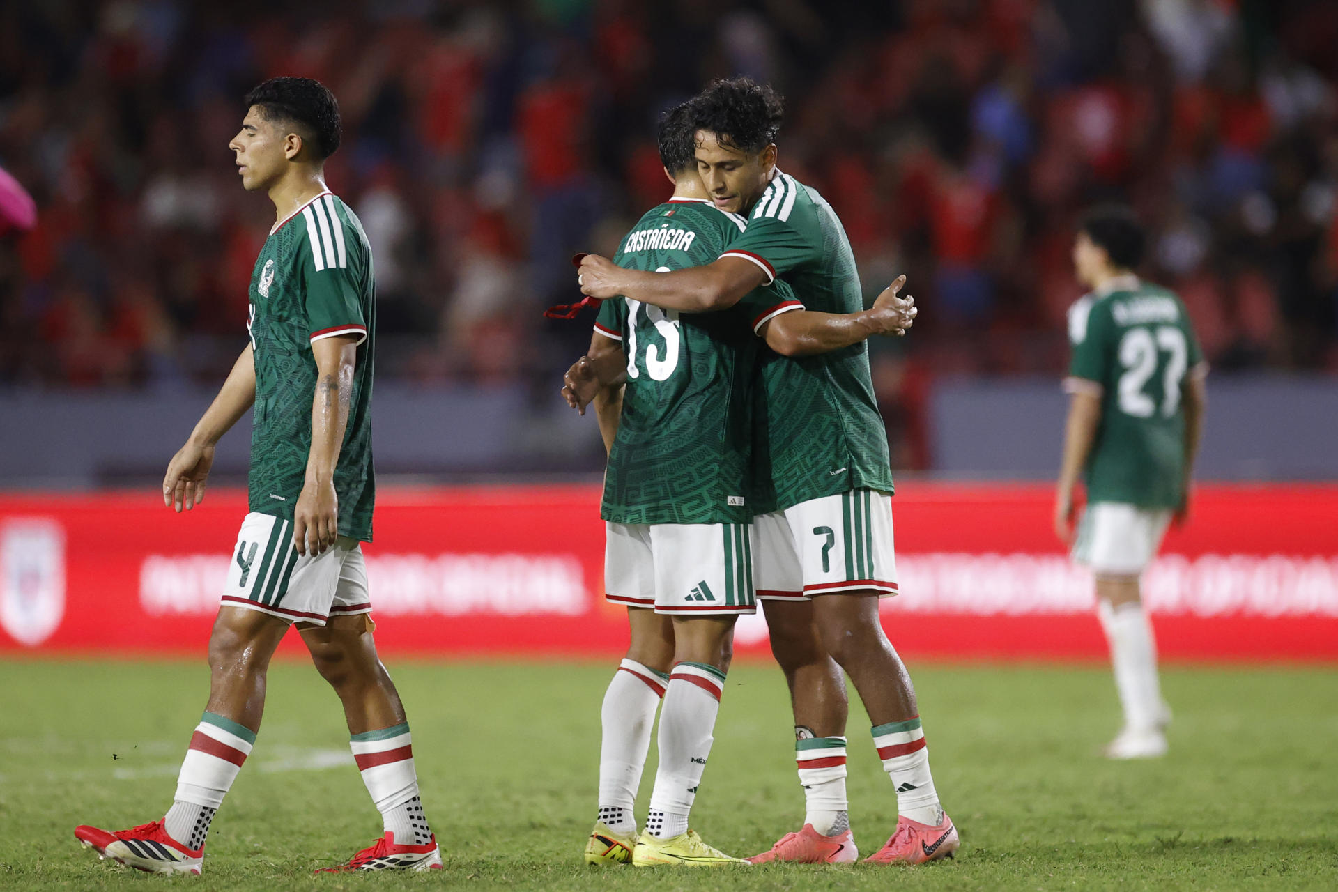 "La rivalidad súper clásica: Bolivia y México se miden en una batalla de destinos en fútbol"