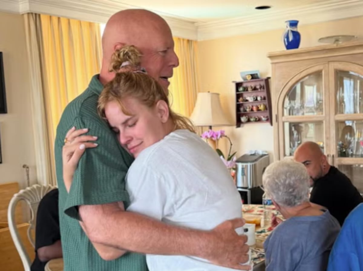 La Intrincada Batalla de la Salud Mental: La Desafiante Lucha de Bruce Willis por Superar el Sufrimiento