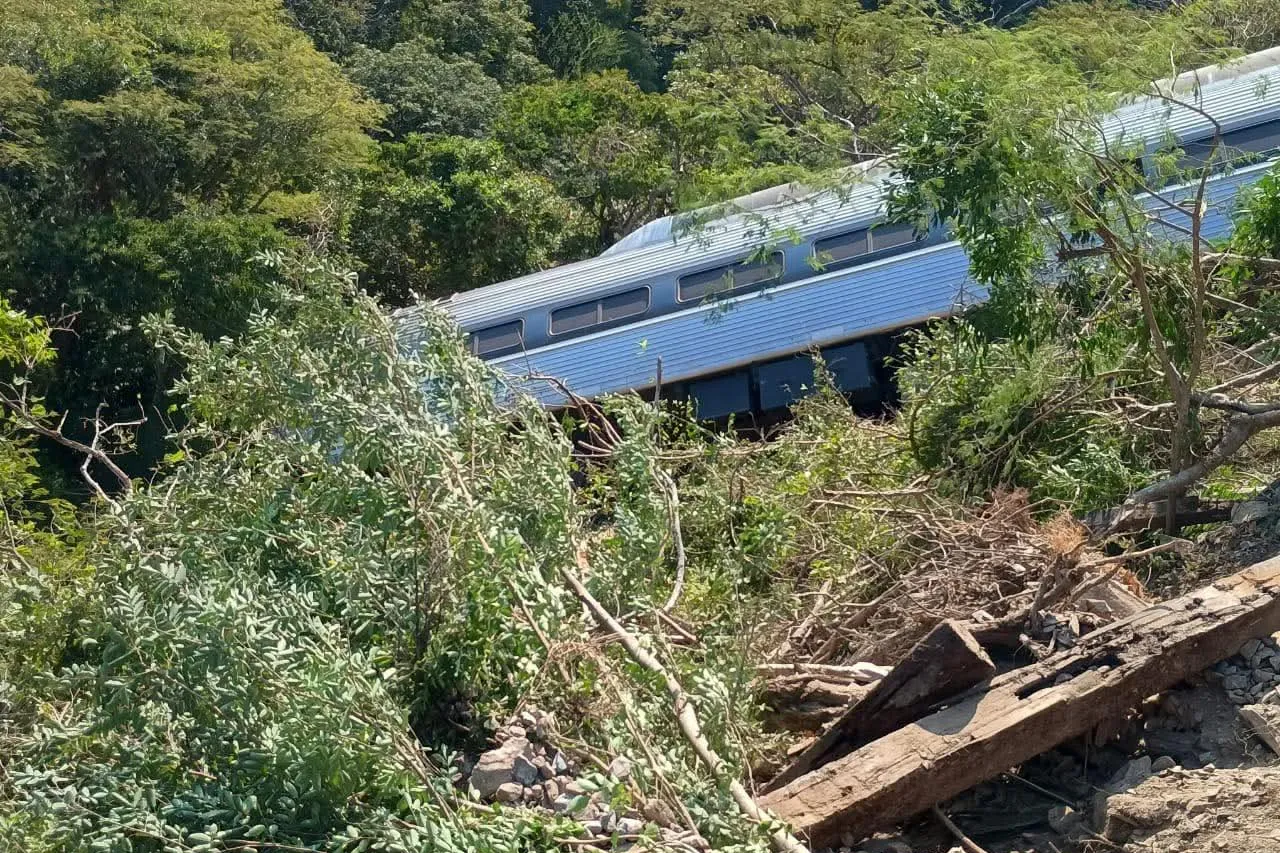 Tragedia en la Vía Transandina: 13 vidas se pierden en dramático descarrilamiento del Tren Interoceánico