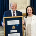 "La disputa por la medalla del Nobel: ¿un golpe bajo o una justicia política en el caso Trump vs. María Corina Machado?"