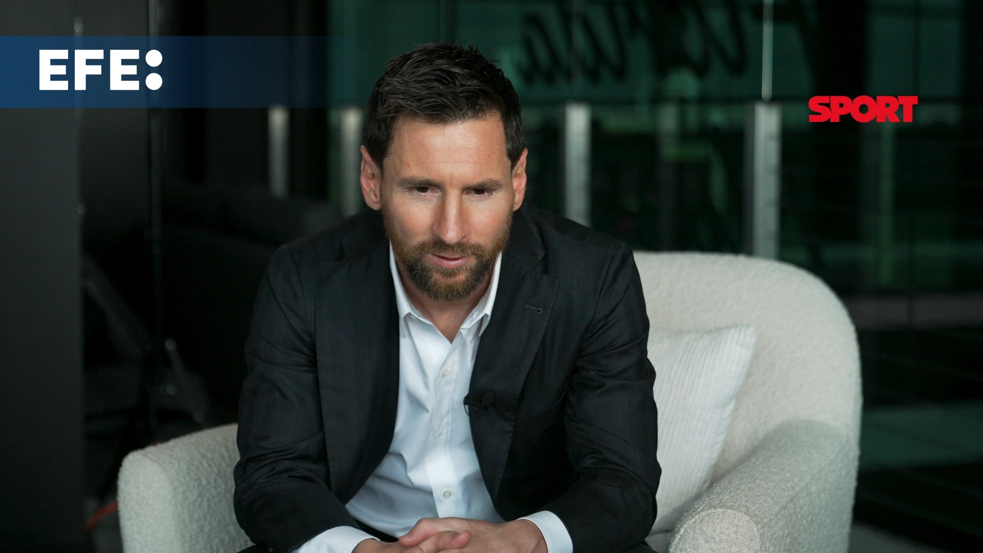 "El magnate del fútbol: cómo Lionel Messi revoluciona el mercado con su potencial compra de 5 clubs de élite"