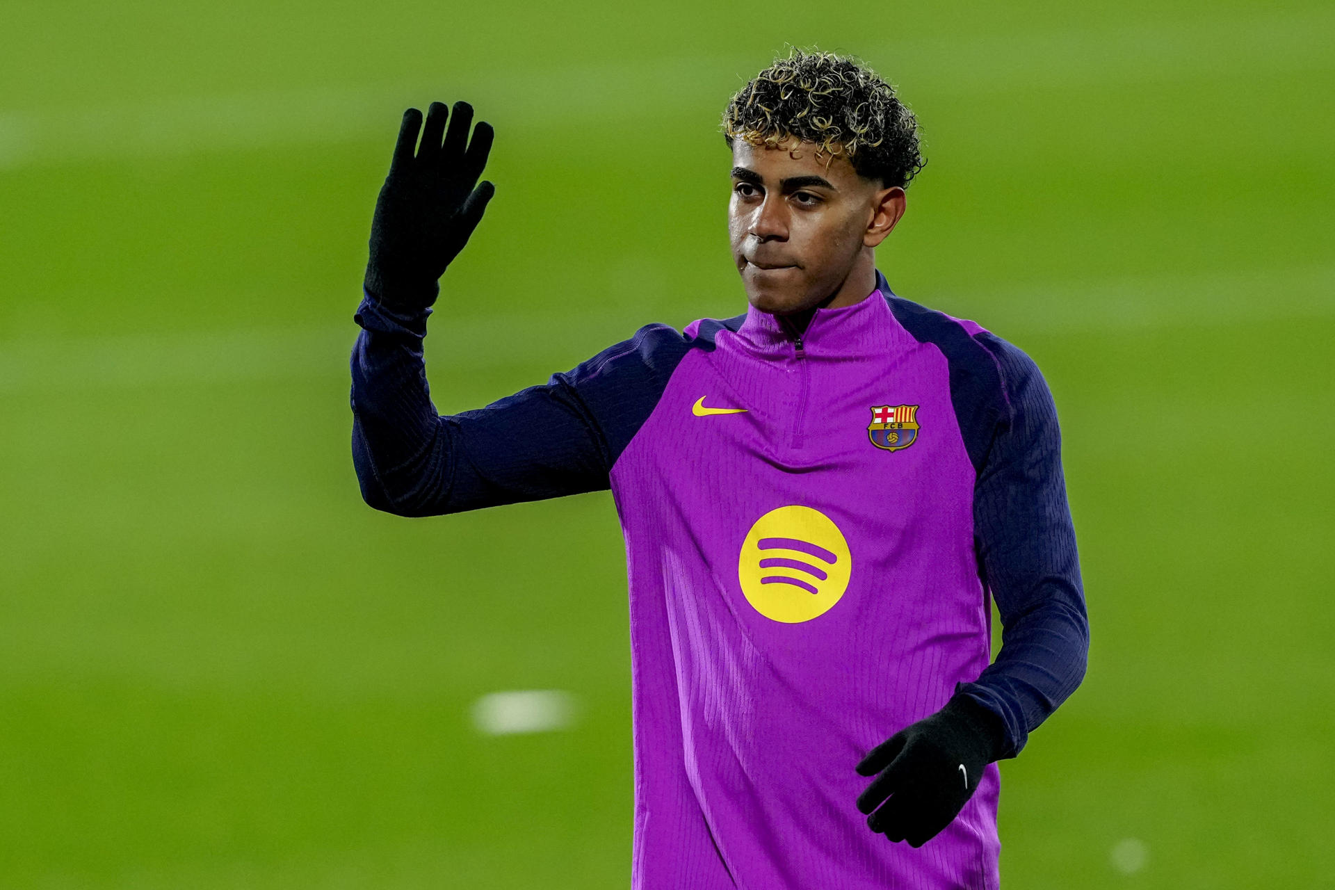 La incertidumbre rodea a Lamine Yamal: ¿podrá este talentoso delantero sorprender al Espanyol con su habilidad en la próxima jornada?