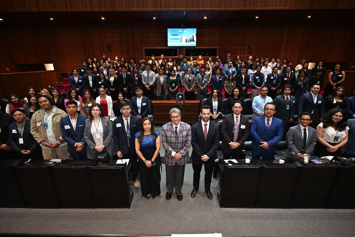 La reforma electoral separa a Morena del PT y del Verde en tres temas: ‘pluris’, dice Monreal