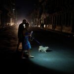 La República Dominicana restaura gradualmente sus servicios eléctricos después de un apagón masivo.