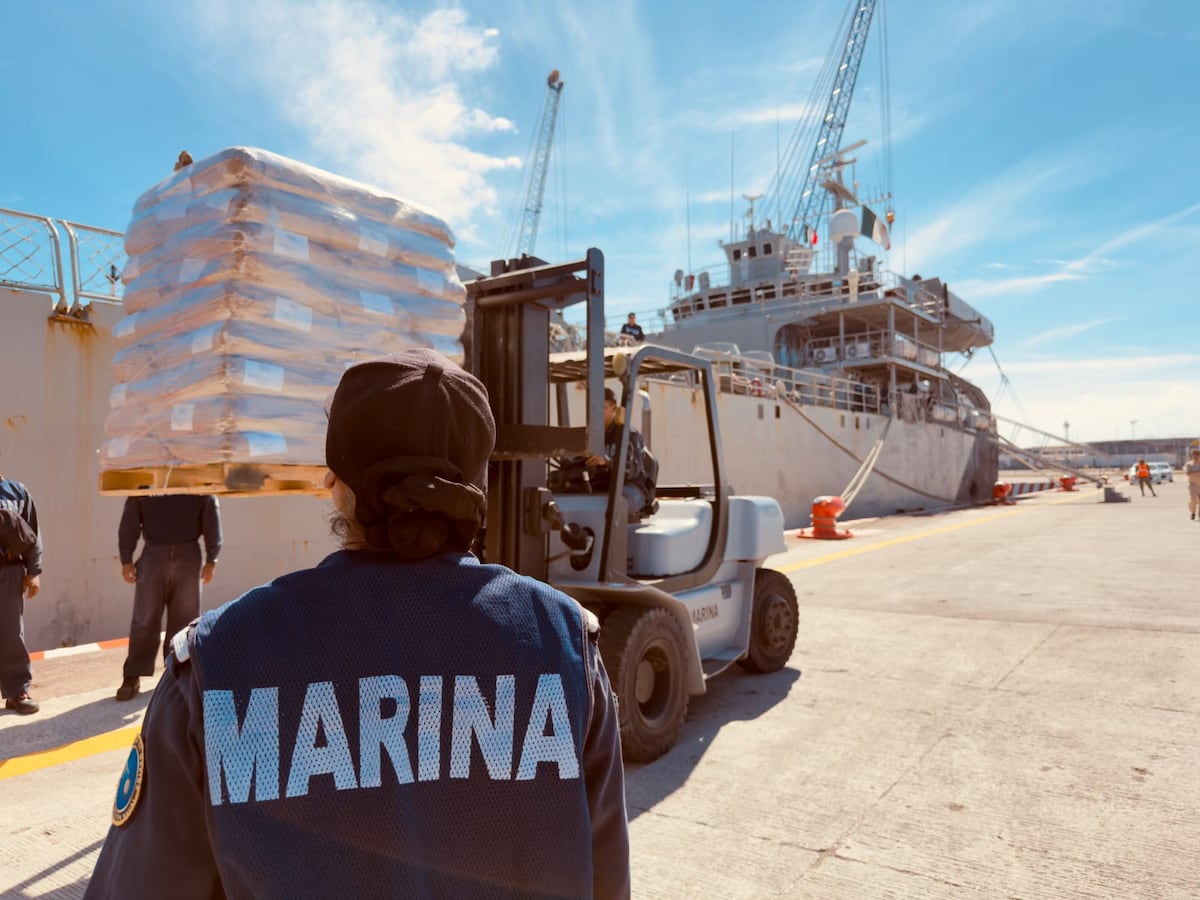 México brinda ayuda humanitaria a Cuba a través de su flota militar.