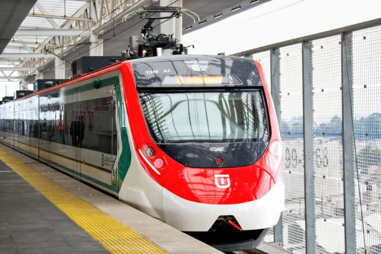 Arranca tren CDMX - Toluca después de 12 años de obras